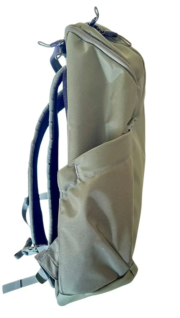 Thule Chasm 26L Laptop Backpack Pond Gray Green Weatherproof Commuter Daypack